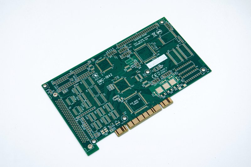 如何选择合适的PCB定制服务：一份选购指南